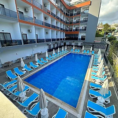 Golden Rock - 16 Adults Only Otel Side