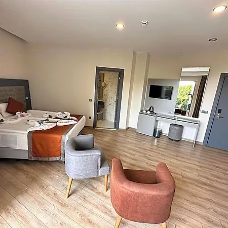 Golden Rock - 16 Adults Only Otel