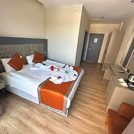 Otel Golden Rock - 16 Adults Only 4*